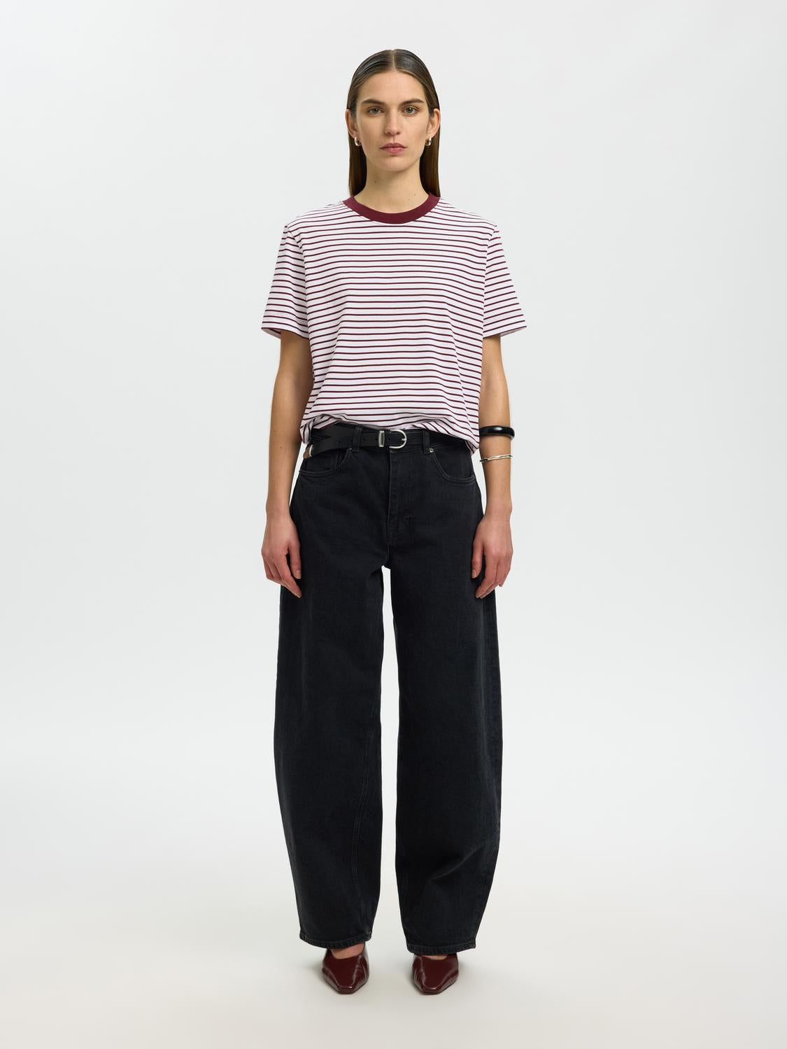 model_shot-front_full